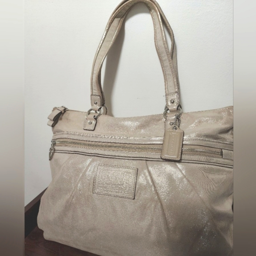 EUC Vintage Coach Poppy Shoulderbag.